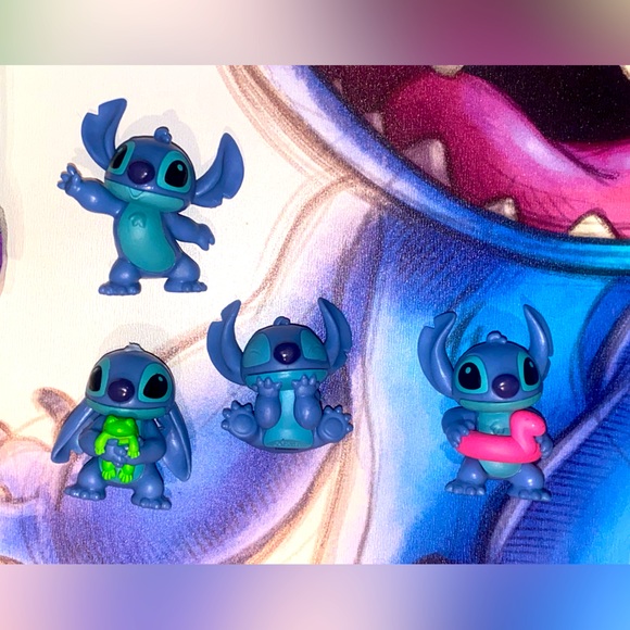Disney Stitch Wall Art, Stitch Pennybank, 4 stitch mini figures LOT - Picture 4 of 7